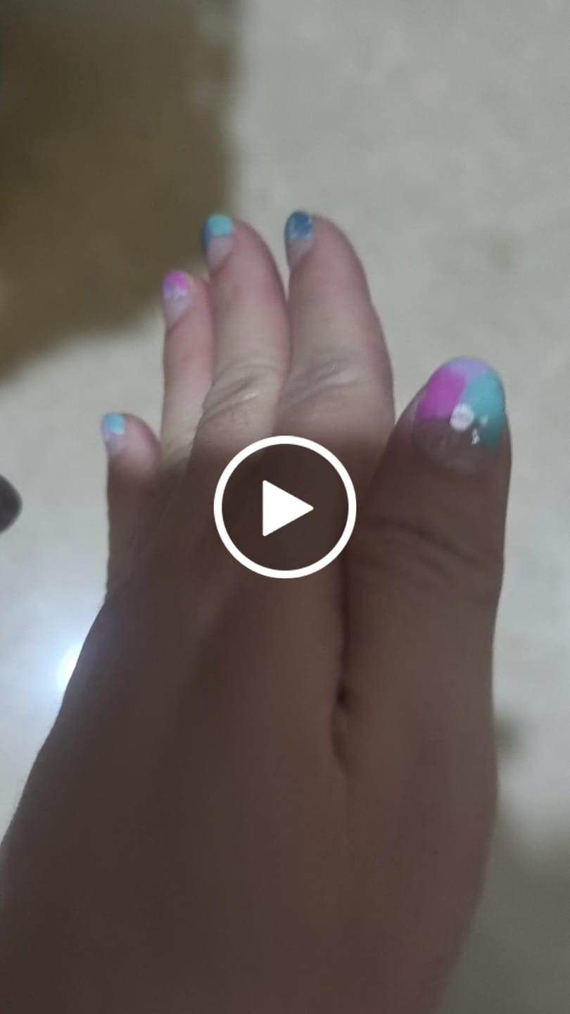 Customer video review of Vibrant Vogue (Limited Edition) Nail Wrap Manicure