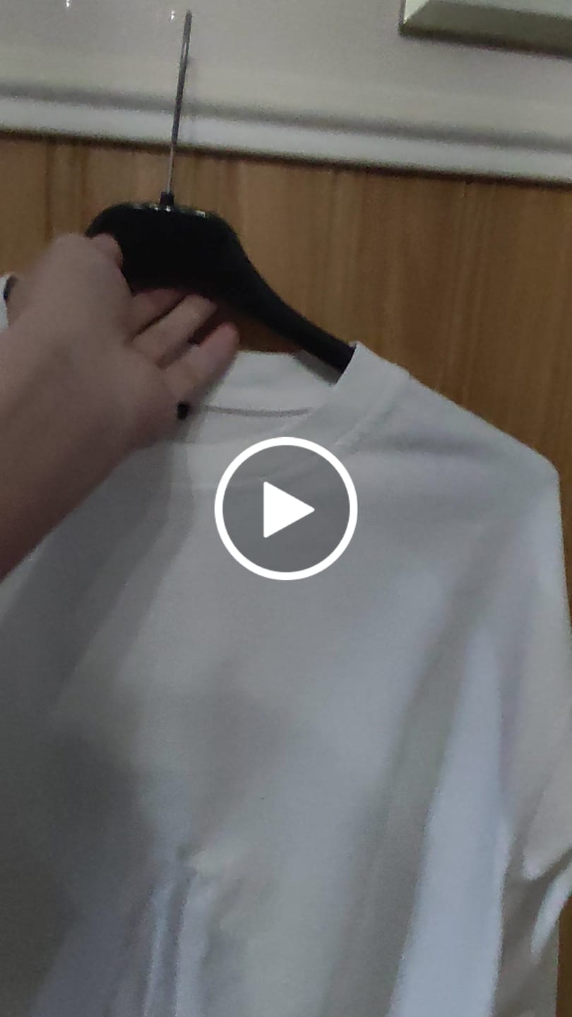 Customer video review of Longsleeve Cropped Blanks 220GSM Off White