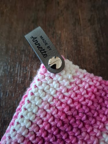 Customer photo review of Label-Set "Mit viel Liebe gestrickt" - Label aus Kunstleder - CS0047