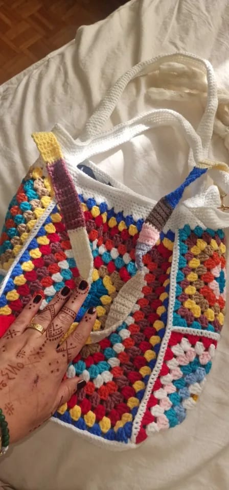 Customer photo review of תיק כתף סרוג בעבודת יד – תיק אופנתי וייחודי עם נגיעה וינטג'ית