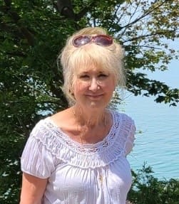 Customer photo review of Emma