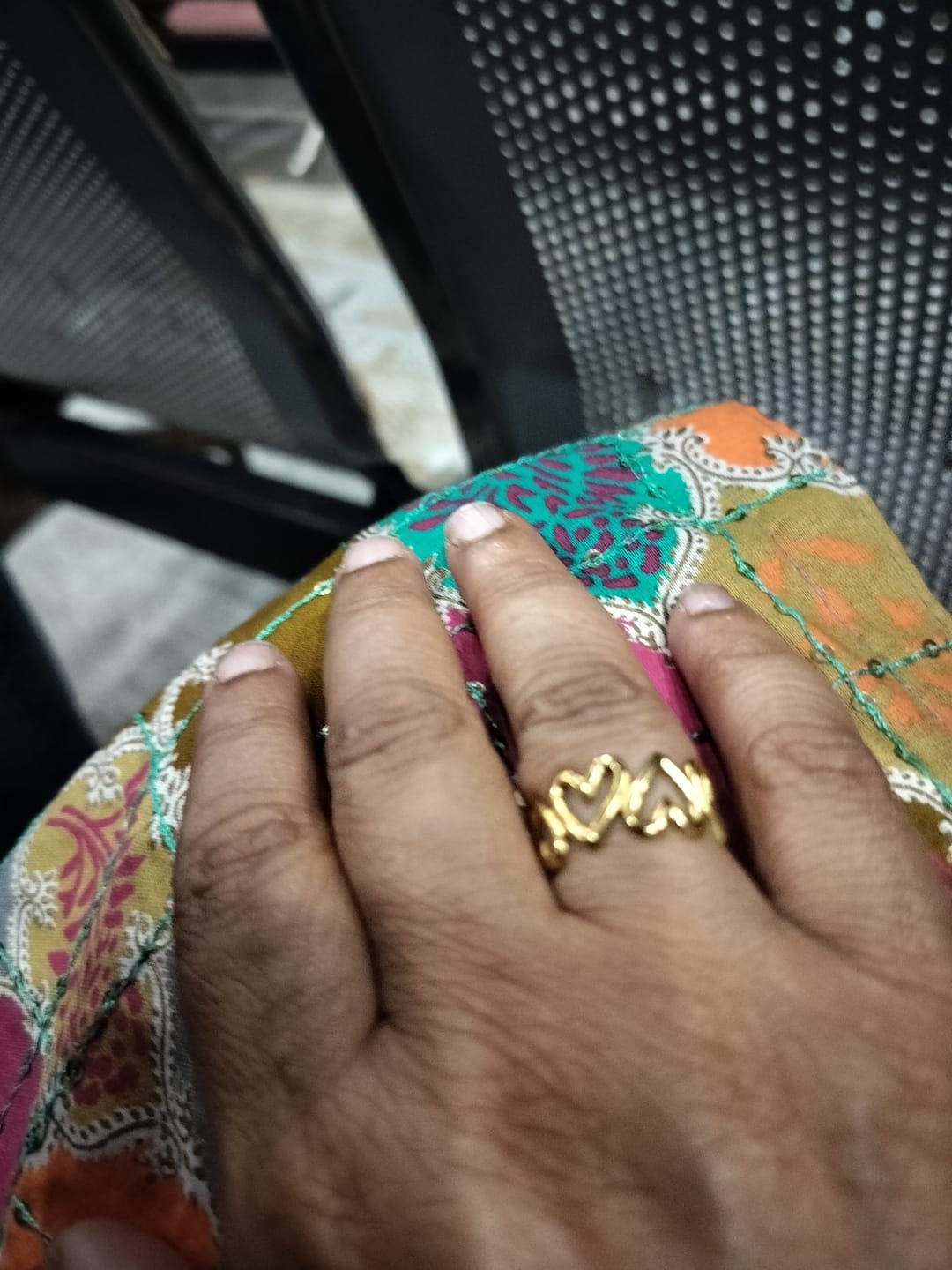 Customer photo review of Linked Love Hollow Heart Ring