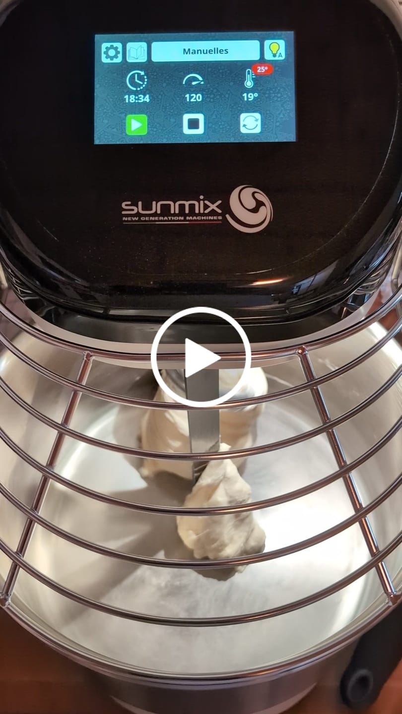 Customer video review of Sunmix EVO6 Line Professionelle Teigmaschine Touch Screen