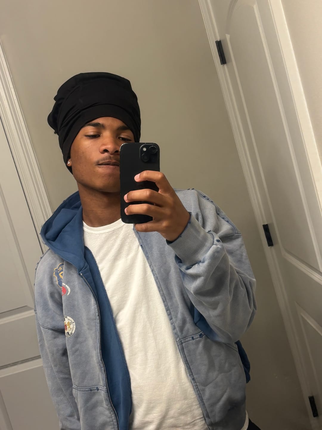 Customer photo review of Aelfric Eden Badge Boxy Zip Up Hoodie