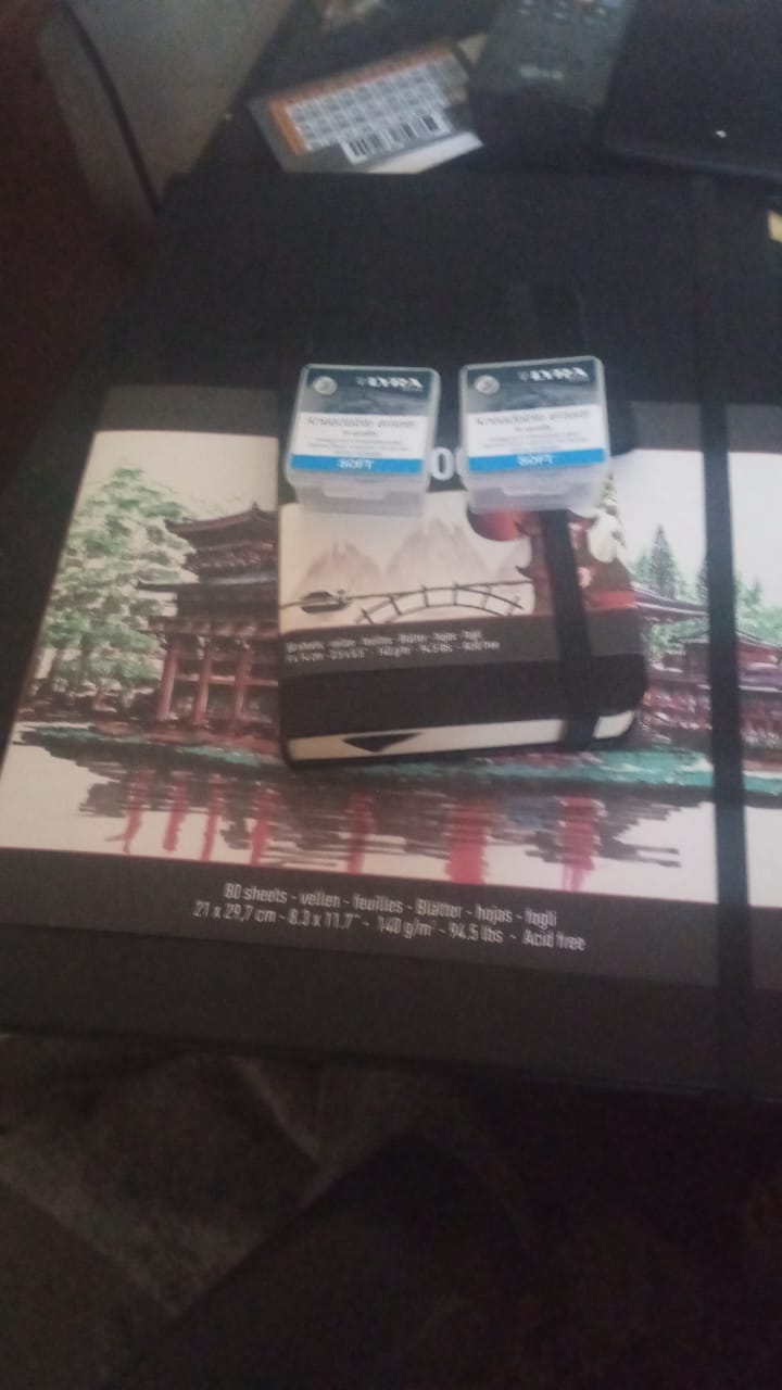 Customer photo review of Sakura Sketch Note Book - Sketchbook Papel Blanco/Crema 80 Hojas, 140 g/m2