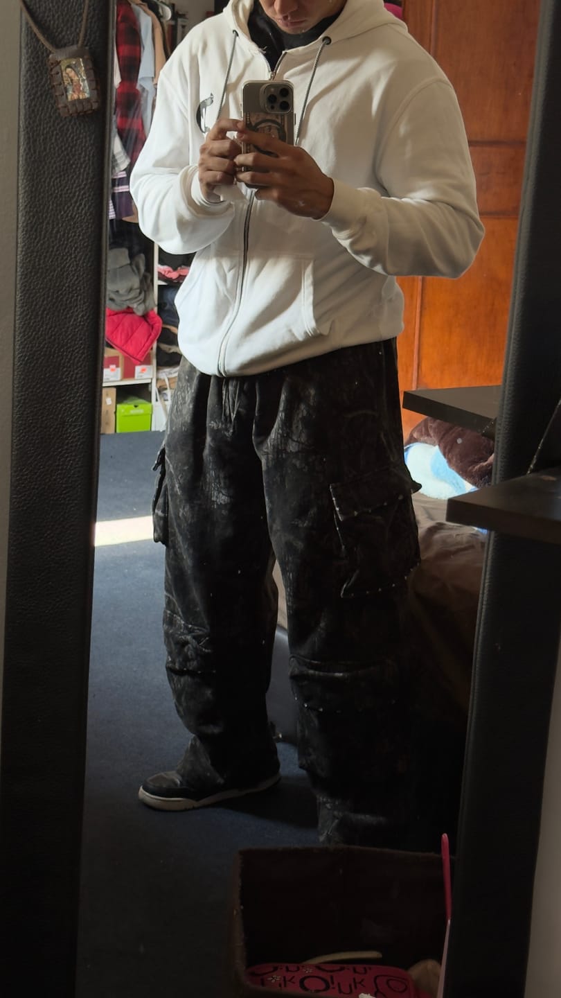 Customer photo review of 2033 - Heritage Cargo Sweats