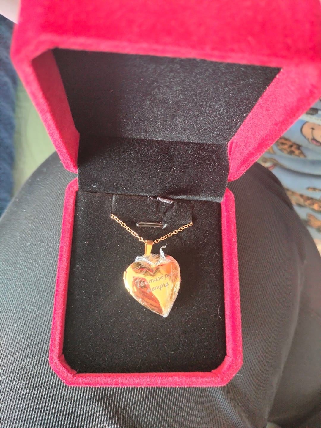 Customer photo review of Relicario Love Personalizado Grabado Láser
