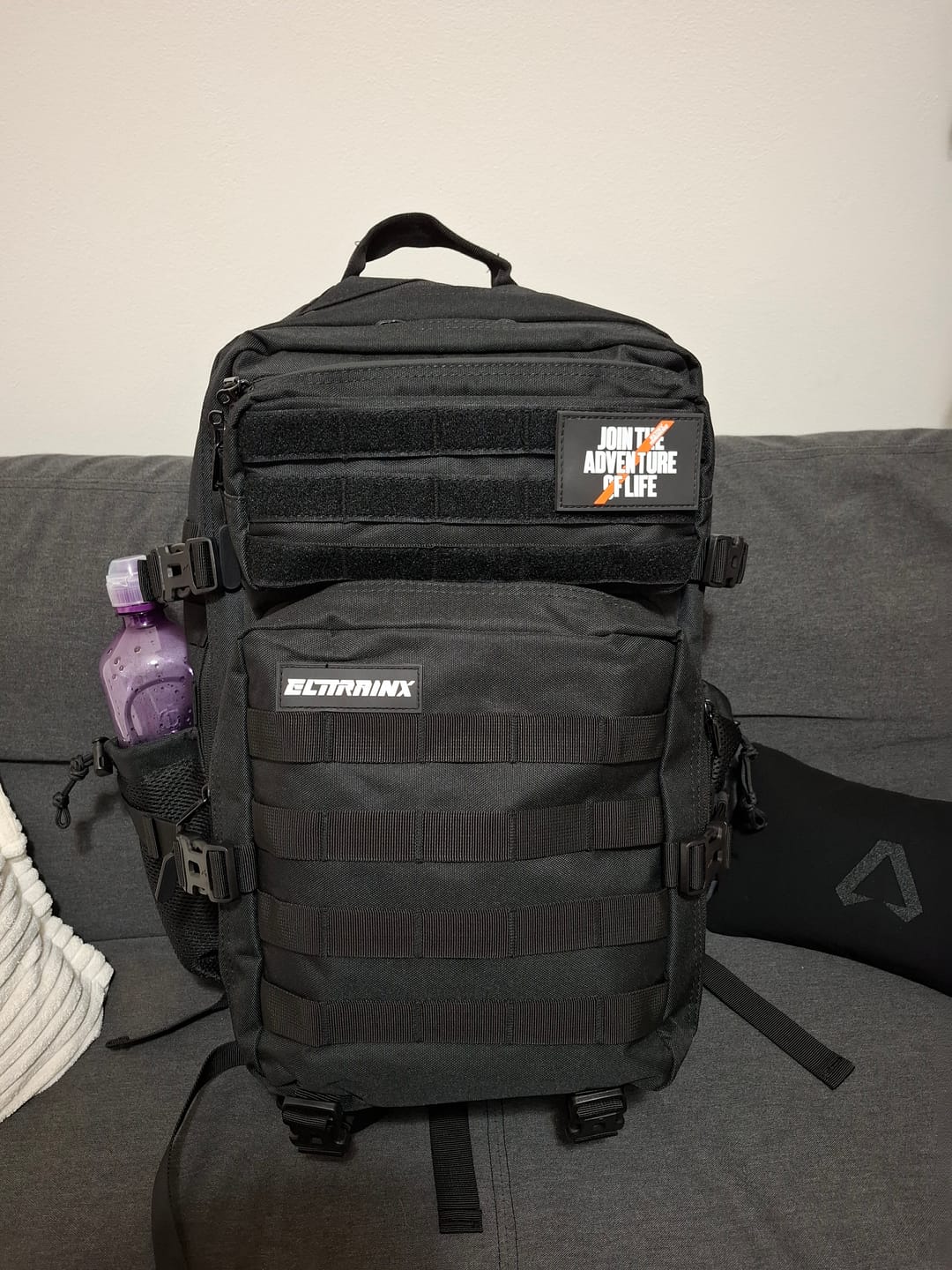 Customer photo review of Mochila Táctica 45L con compartimento para comida Negro