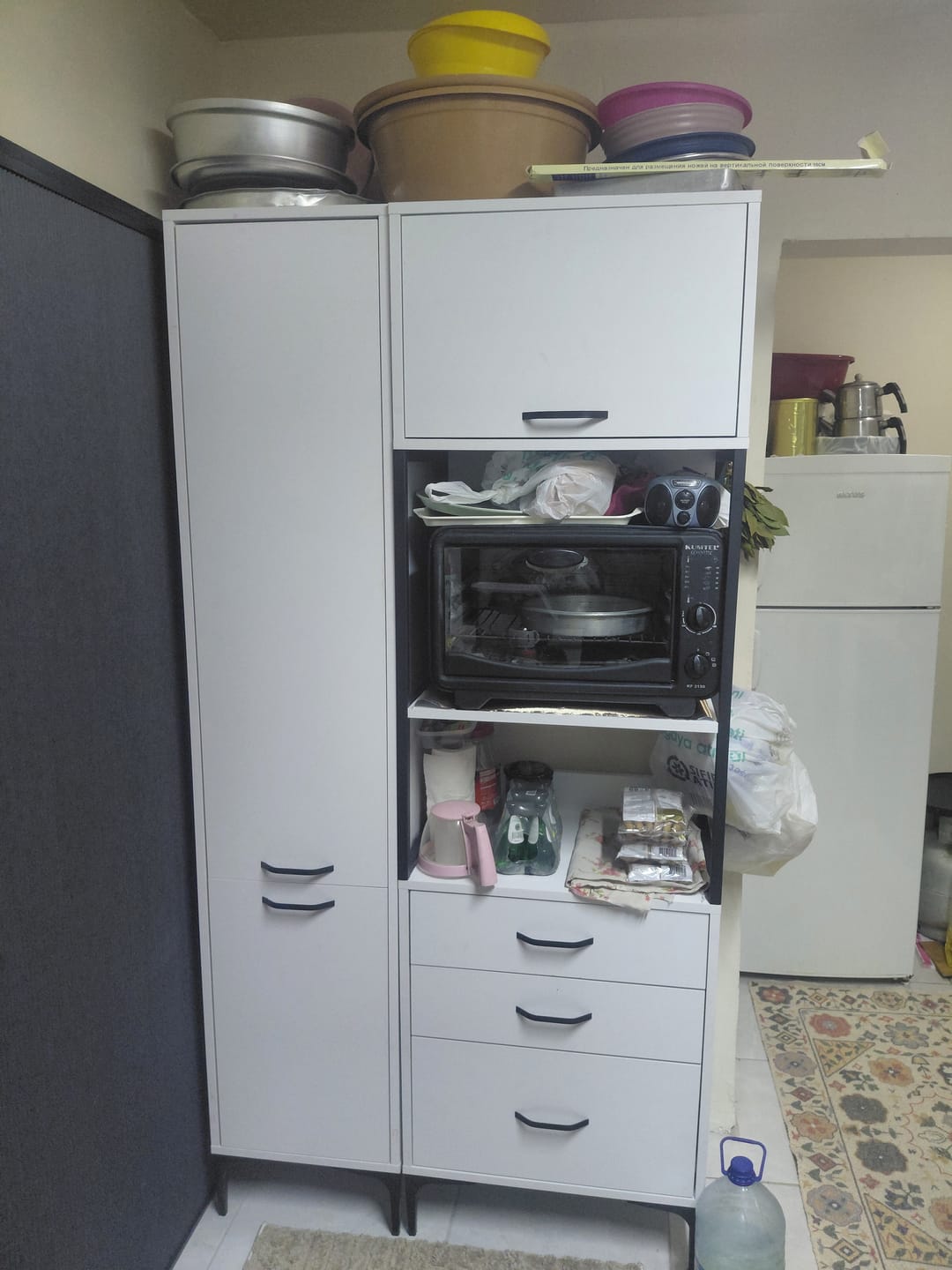 Customer photo review of Rani JE143 Çok Amaçlı Dolap 3 Kapaklı 3 Çekmeceli Kiler Mutfak Dolabı Beyaz