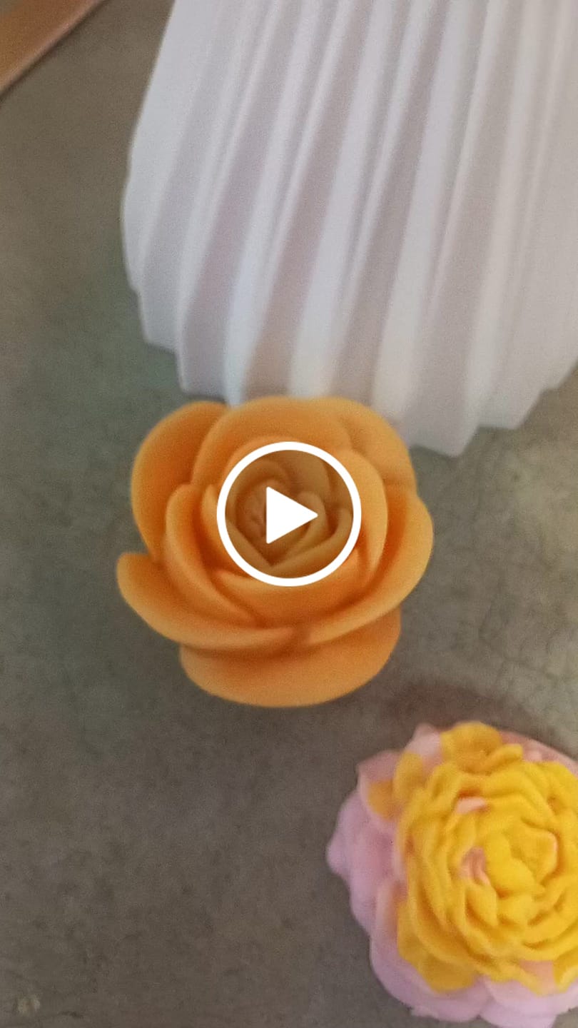 Customer video review of Colorante líquido para velas AMARILLO