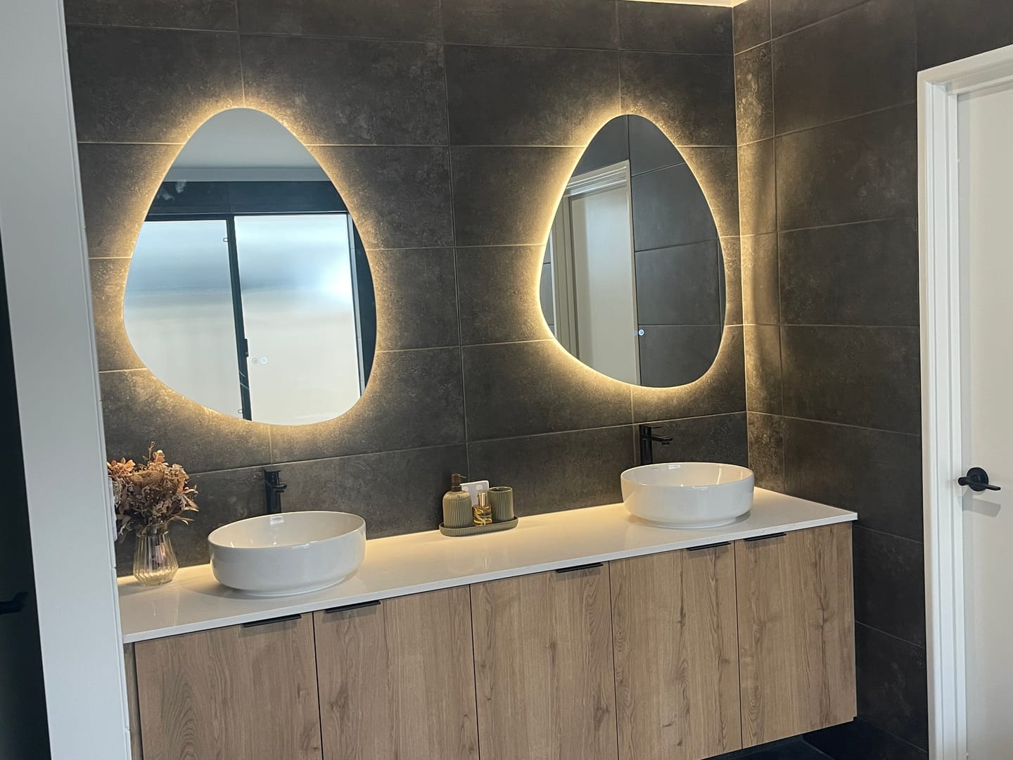 Customer photo review of Rock Back-Lit LED Bathroom Mirror | 900 x 700
