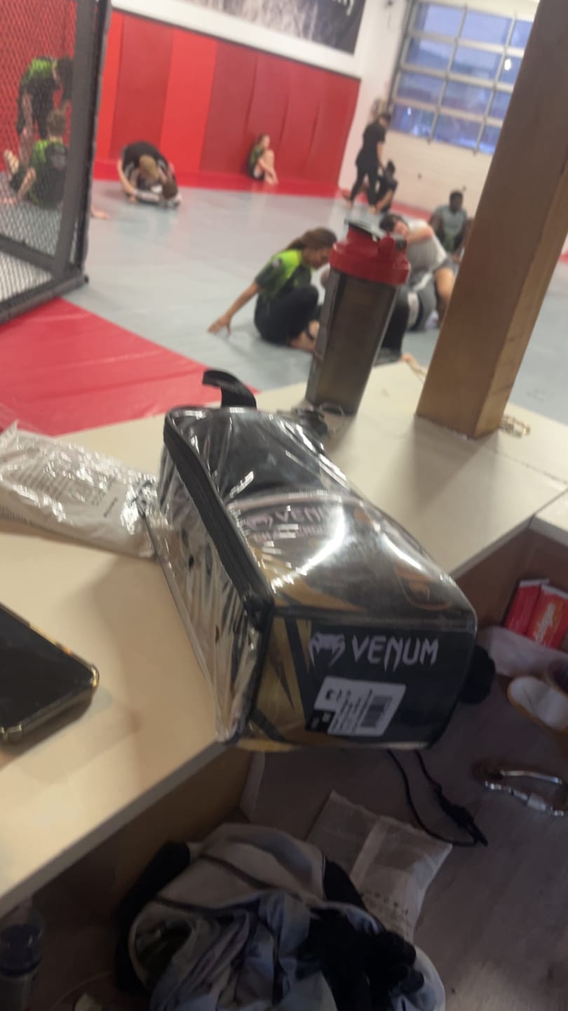Customer photo review of Venum MMA Handschoenen Challenger Sparring 3.0 - Zwart/Zwart