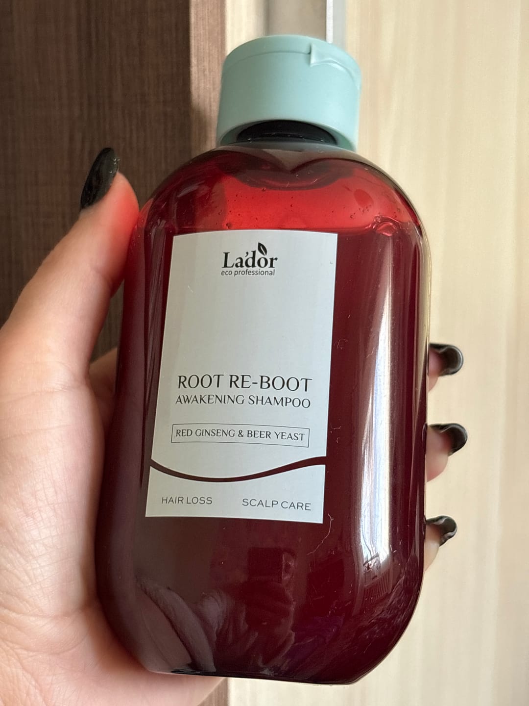 Customer photo review of Šampūns ar žeņšeņu matu augšanai Lador Root Re-Boot Awakening Shampoo Red Ginseng & Beer Yeast