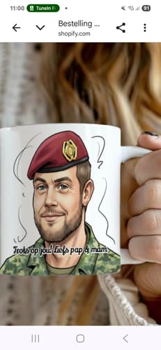 Customer photo review of Jouw Foto in Karikatuur Stijl - Gepersonaliseerde Mok