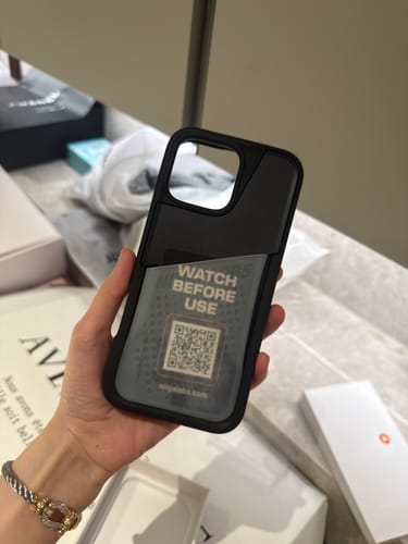 Customer photo review of Flex Pouch - iPhone 16