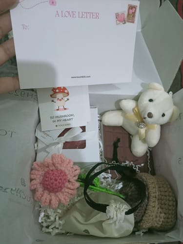 Customer photo review of Valentine's Hamper