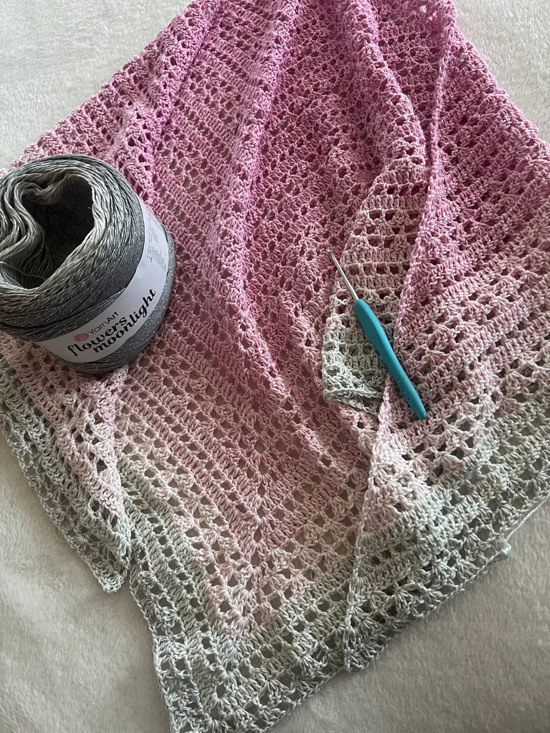 Customer photo review of YarnArt Flowers Moonlight