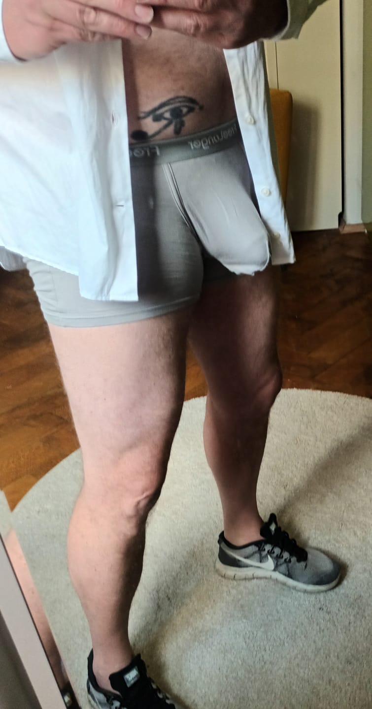 Customer photo review of FreeLonger Men's Comfy Separate Support Pouch Trunks
