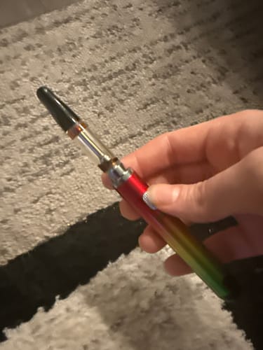 Customer photo review of 1 Gram Delta-8 THC Vape Cartridge | Strawberry Cheesecake - Indica