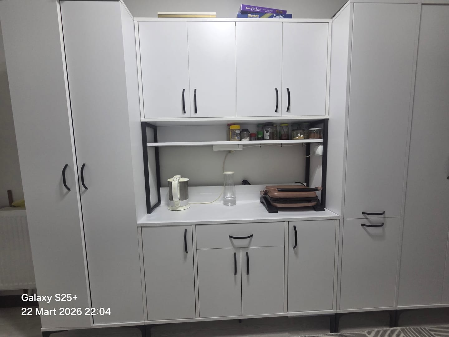 Customer photo review of Rani JE132 Çok Amaçlı Dolap 12 Kapaklı 1 Çekmeceli Kiler Mutfak Dolabı Beyaz