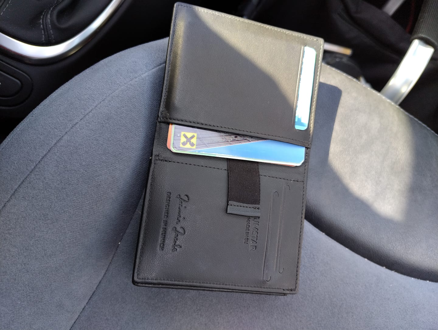 Customer photo review of Slimstar - slim wallet with large coin pocket