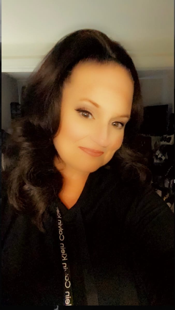 Customer photo review of Freetress Equal Drawstring Ponytail FEATHER GIRL