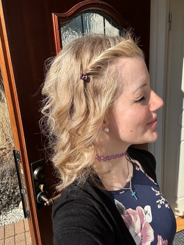 Reviewer showing the lightened, blonde result on their hair from the Sunkissed Starter Kit.