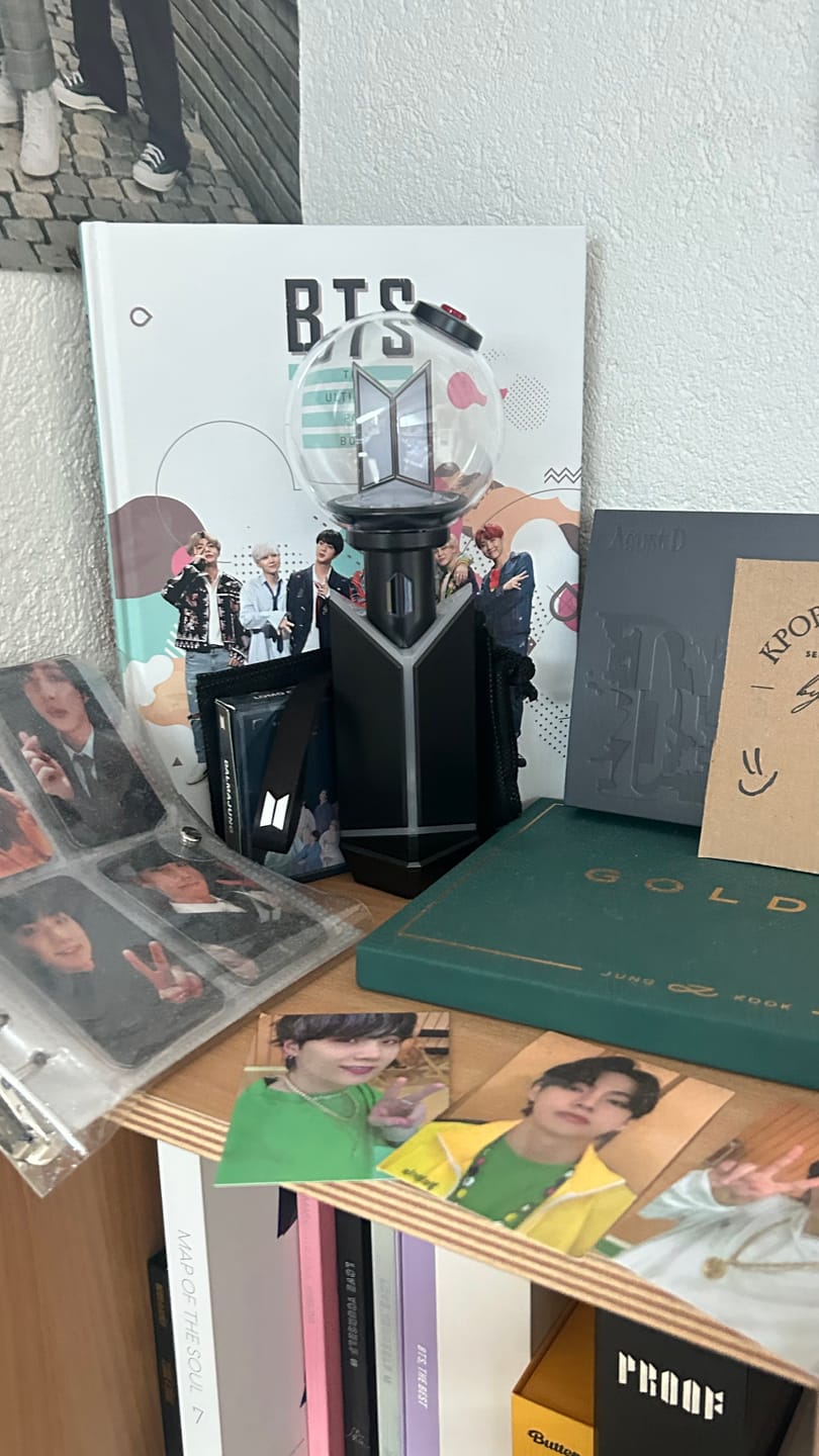 Customer photo review of BTS OFFICIAL LIGHT STICK VER.4 + CRADLE SET