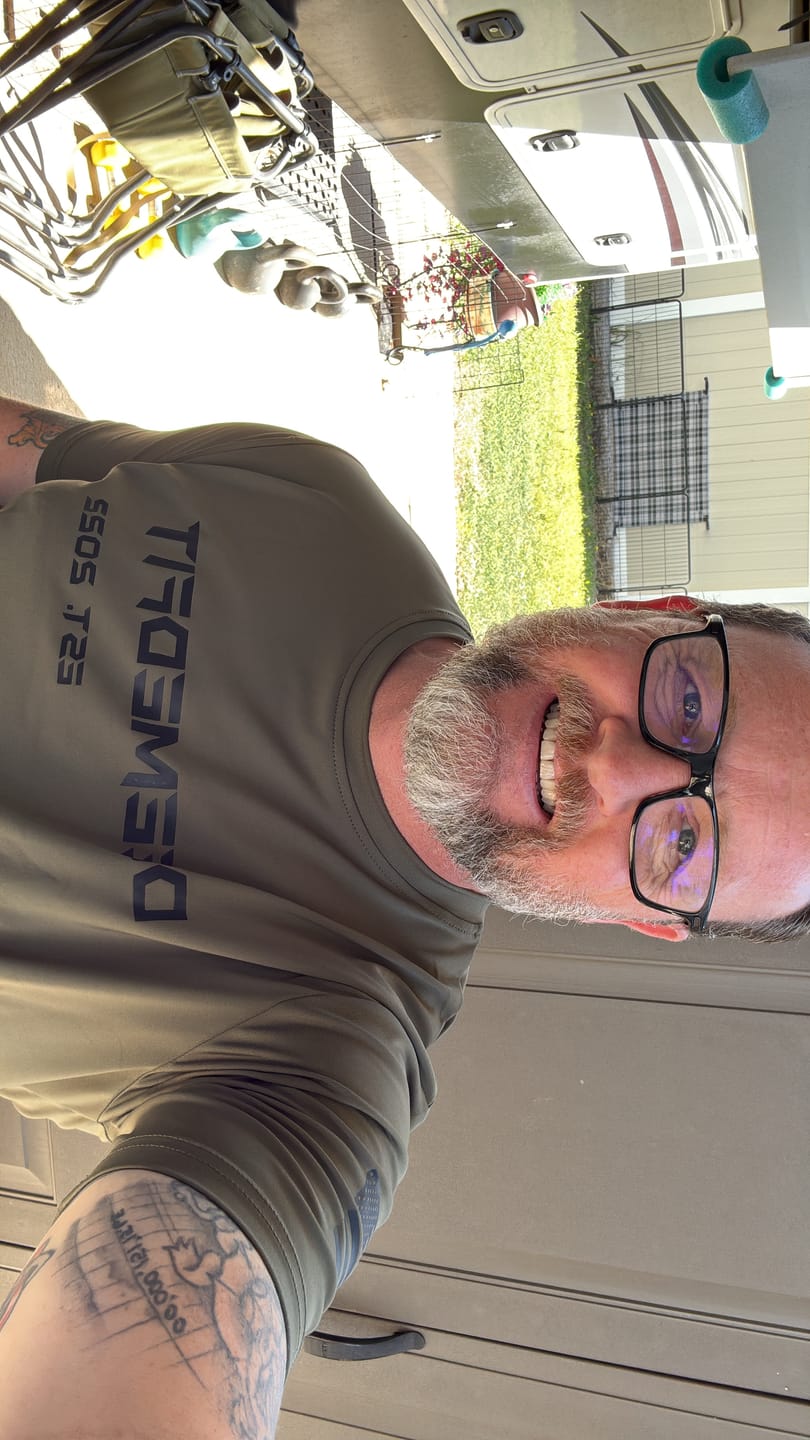 Customer photo review of Men’s Gym Tee “Compellence” -Olive