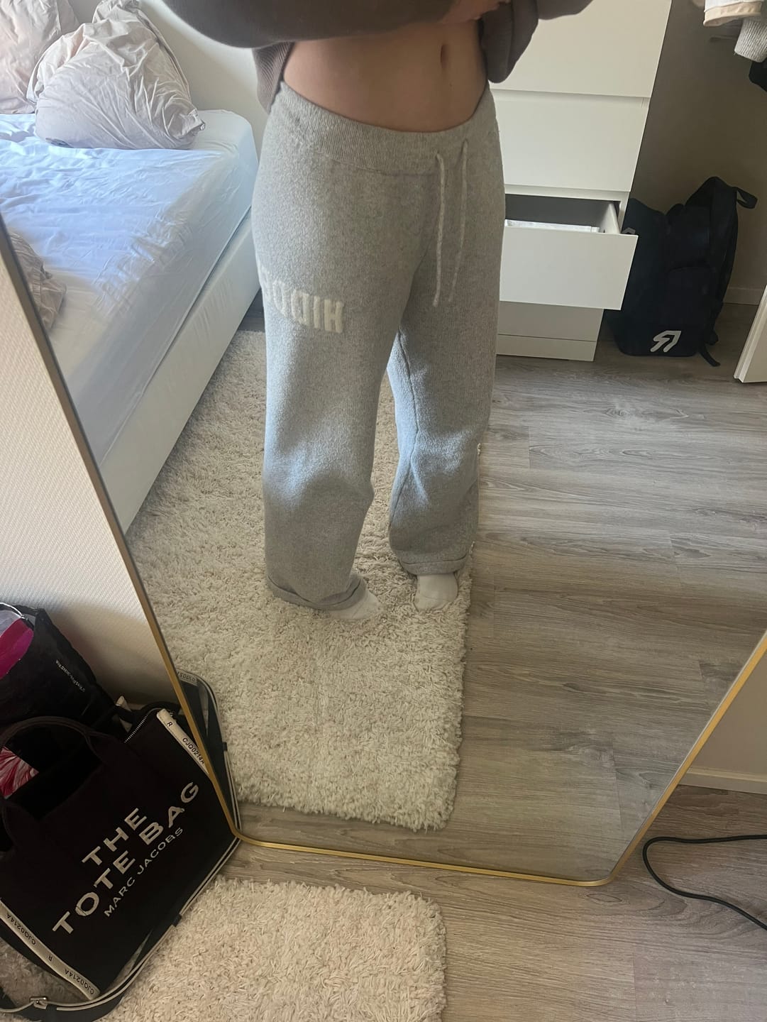 Kundenbewertung mit Foto von KNIT SWEATPANTS LIGHT GREY