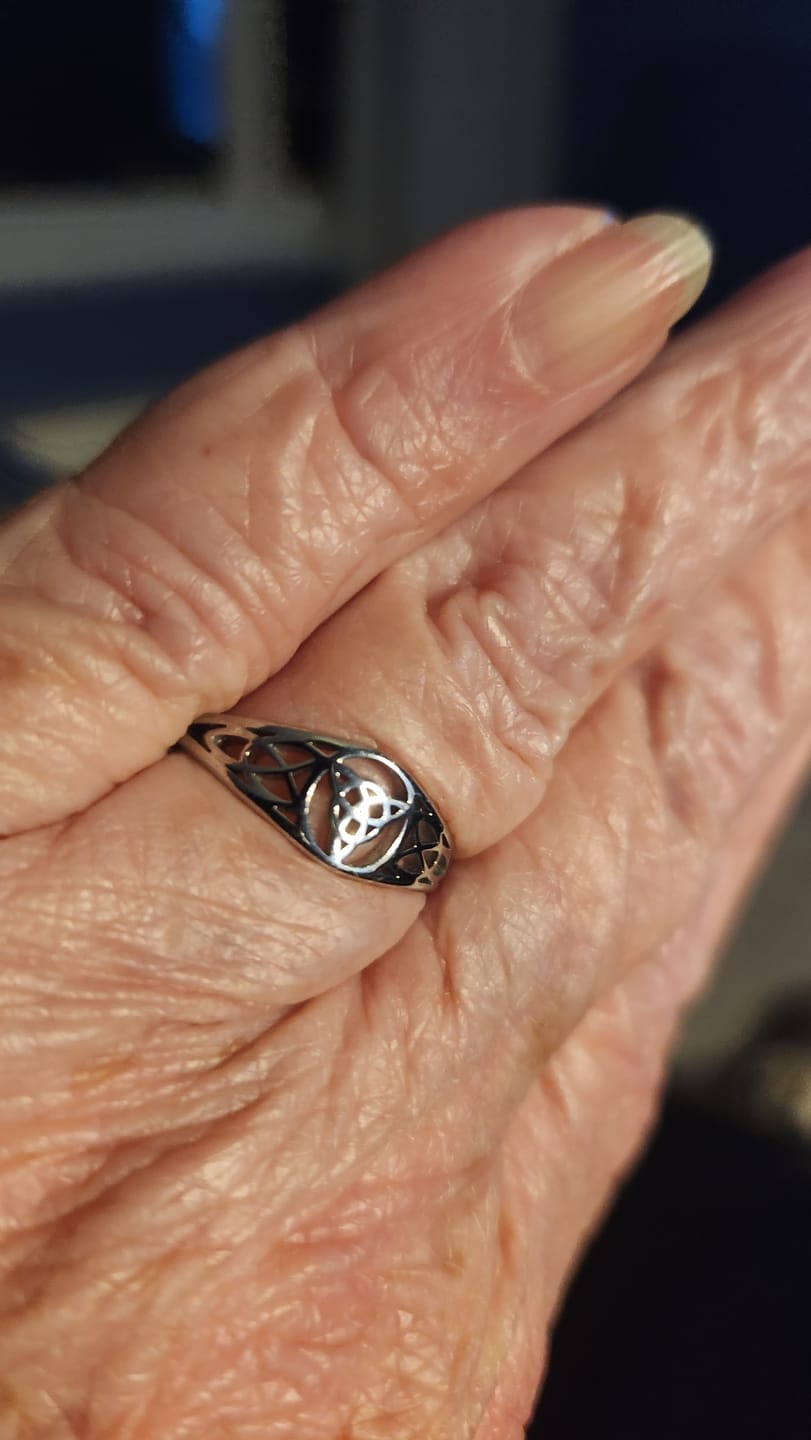 Customer photo review of Titanium Steel Celtic Knot Hollow Ring (Retro Ethnic Style)