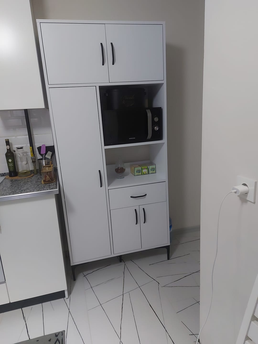 Customer photo review of Rani JE165 Çok Amaçlı Dolap 5 Kapaklı 1 Çekmeceli Kiler Mutfak Dolabı Beyaz