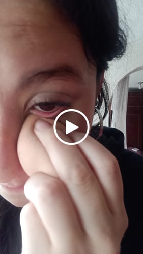 Customer video review of CORRECTOR LÍQUIDO 1ST SCENE TRAVEL SIZE