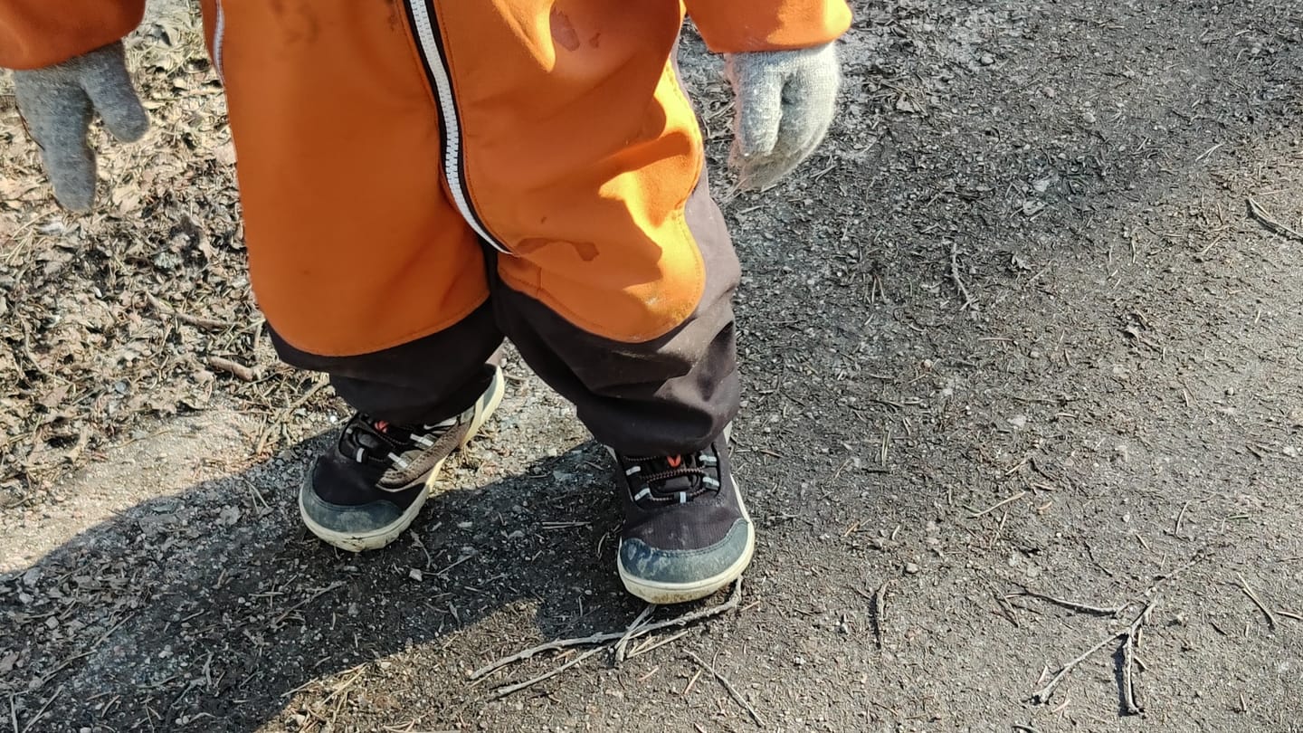 Customer photo review of Vaistoa Kaste lasten vedenpitävät paljasjalkakengät