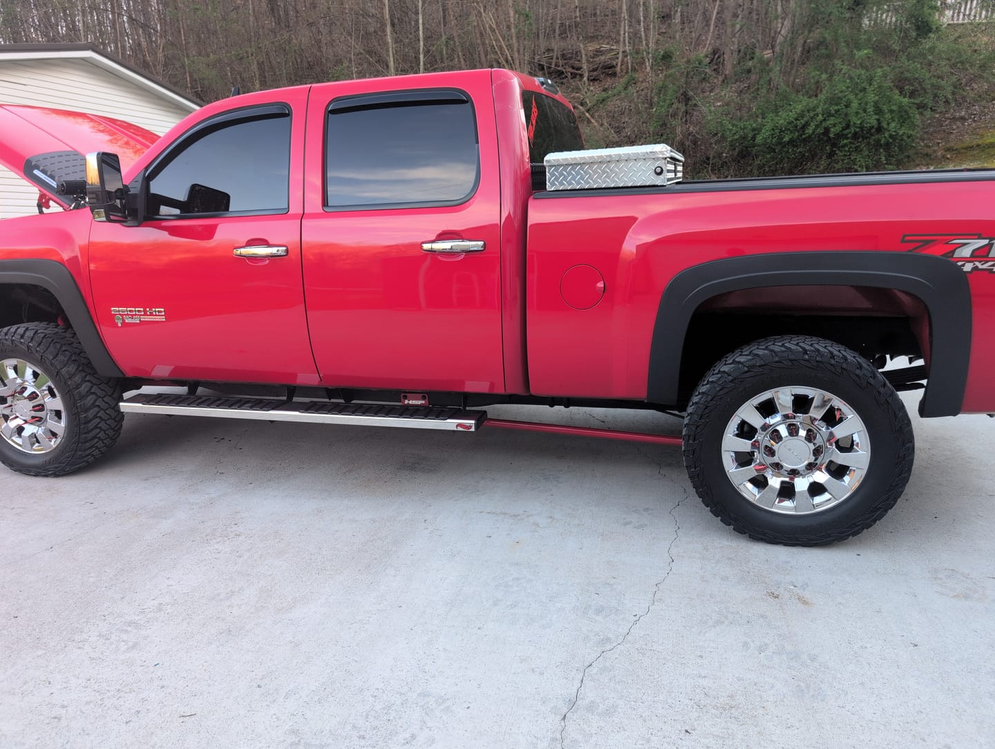 Customer photo review of 2011-2019 Duramax 70" Bolt-On Traction Bars 4" Axle Diameter (535-2-HSP)