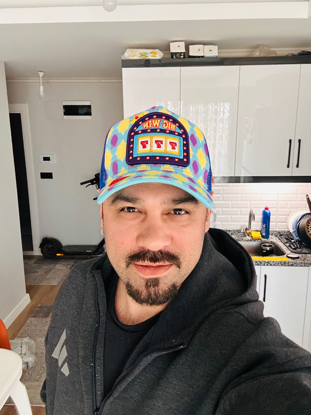 Customer photo review of Trucker Hat - Urban Collection - Manifest - Mavi