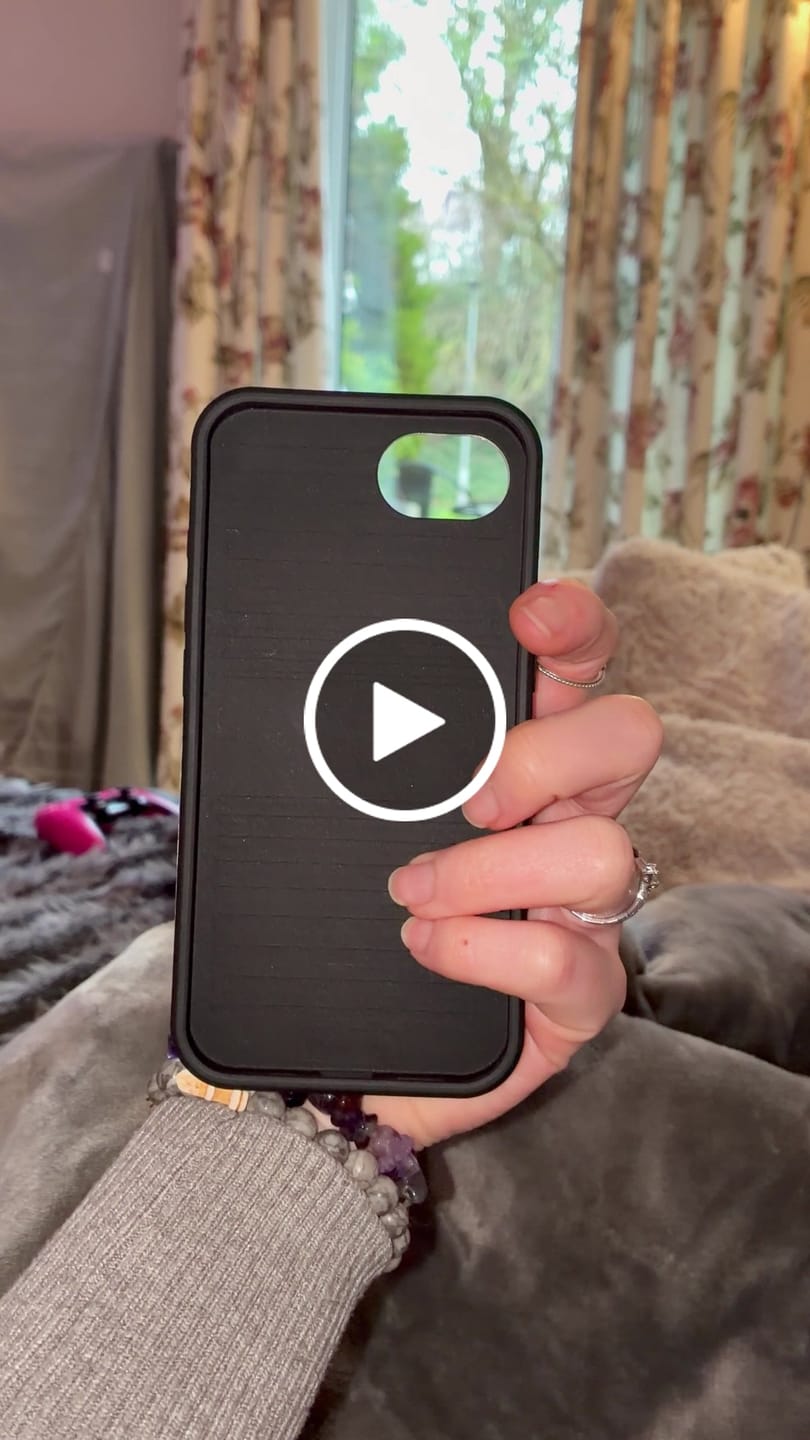 Customer video review of Picnic Bliss - Tough Phone Case