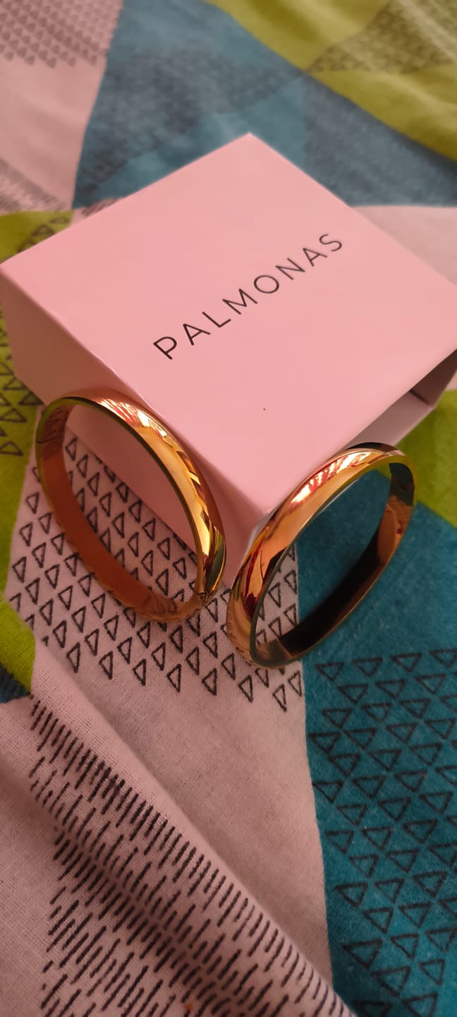 Customer photo review of Plain Gold Bangle Bracelet - 7 mm
