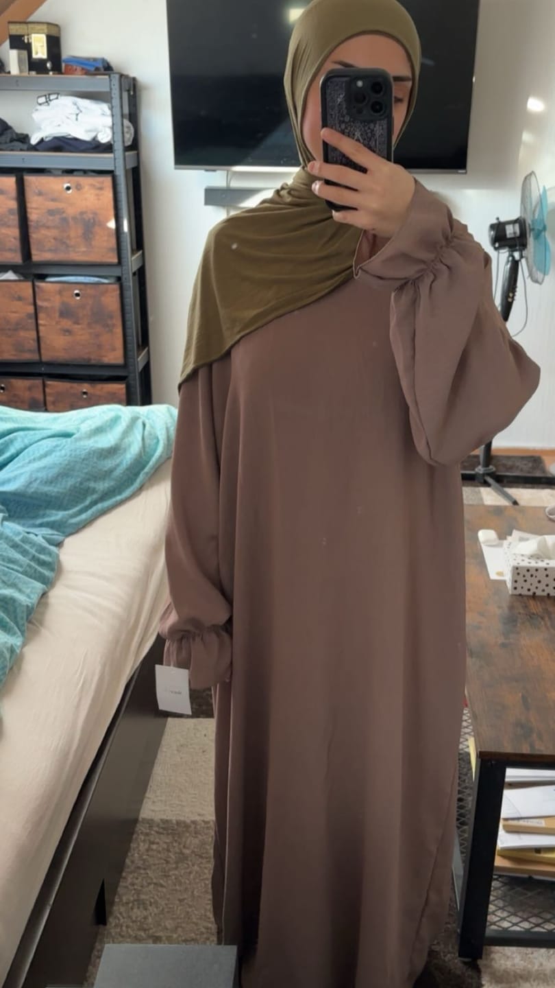 Customer photo review of Abaya mit Rüschenärmeln