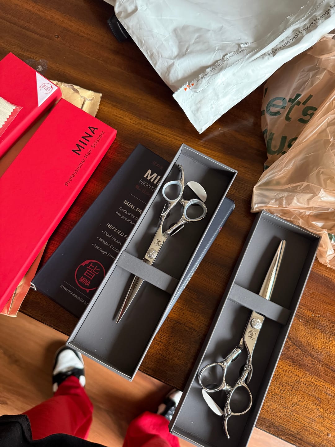 Customer photo review of Mina Sakura II Professional Shears Set