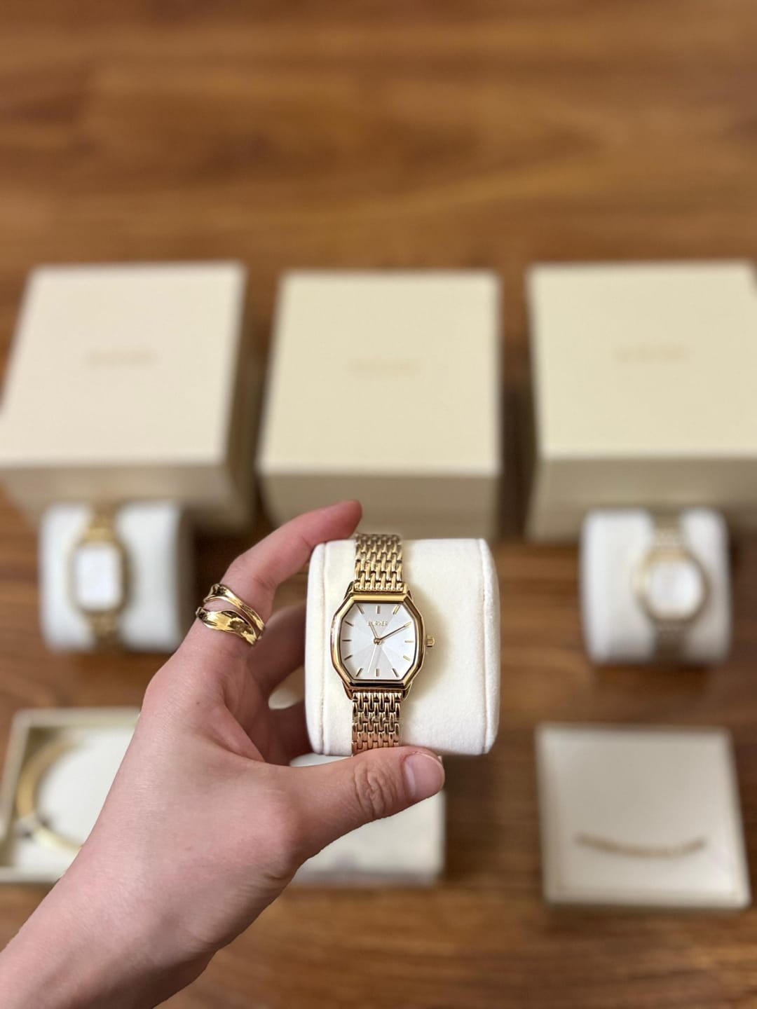 Customer photo review of Julia Gold White