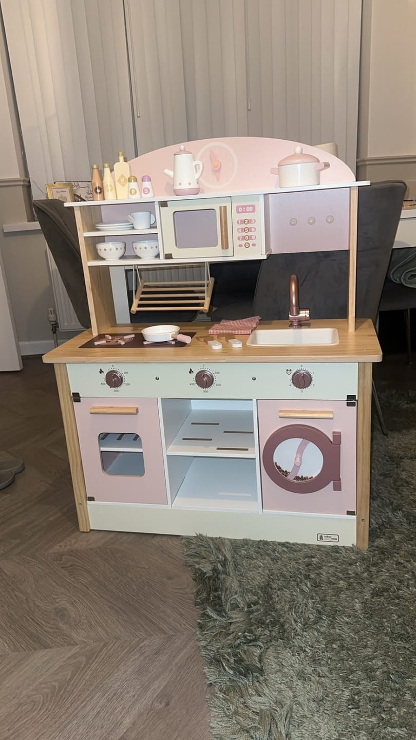 Customer photo review of Little Kitchen - Wooden Play Kitchen