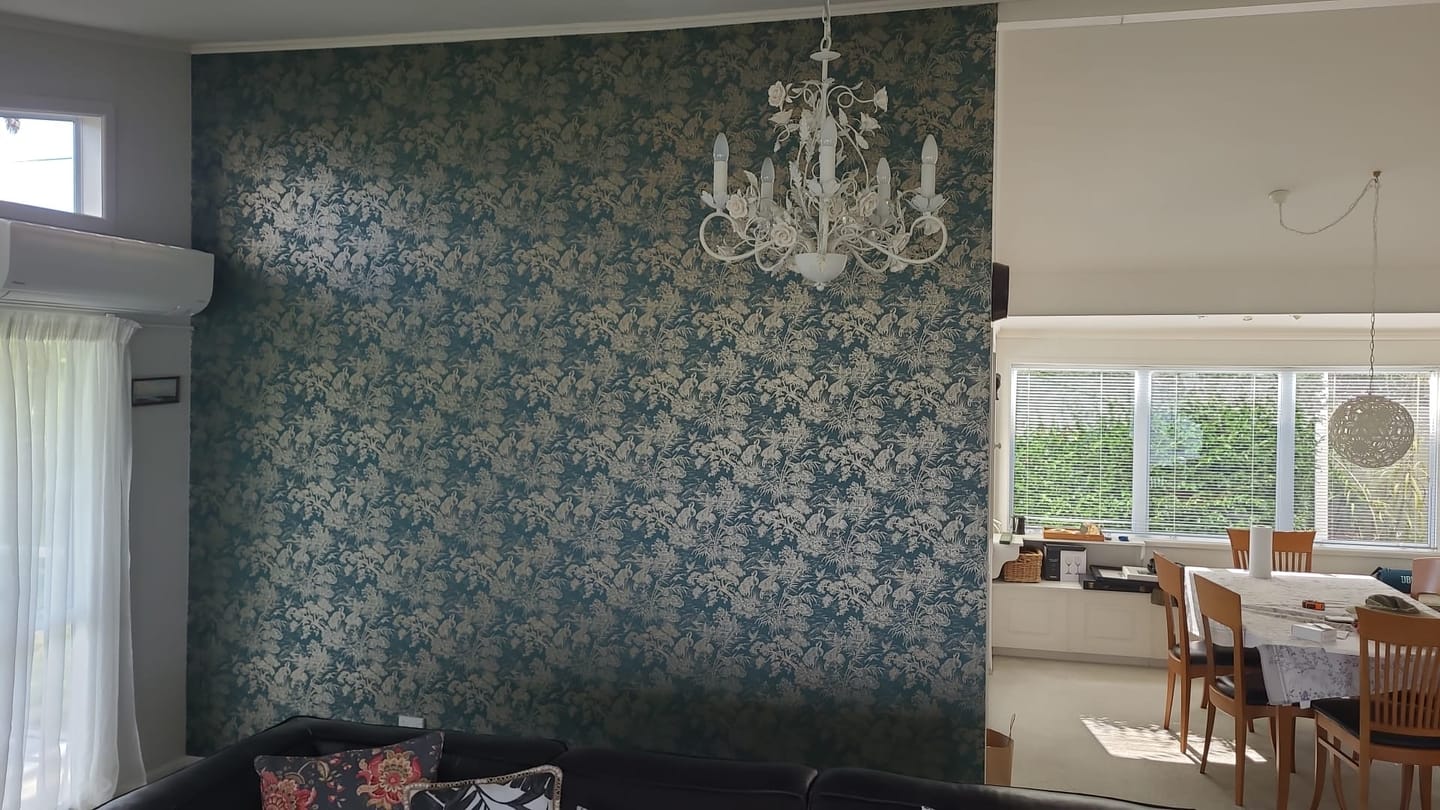 Customer photo review of Natoru - Japanese Metallic Cranes Wallpaper - Green/Gold