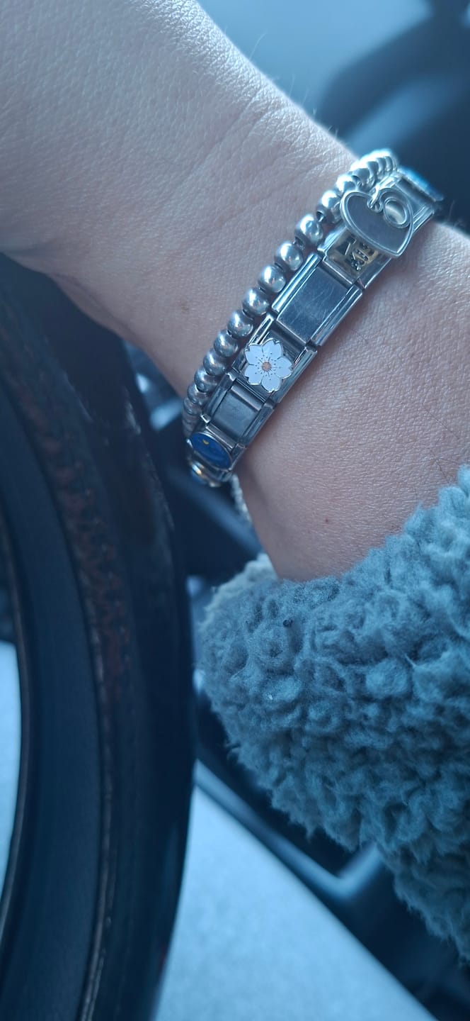Customer photo review of Charm Flor Blanca