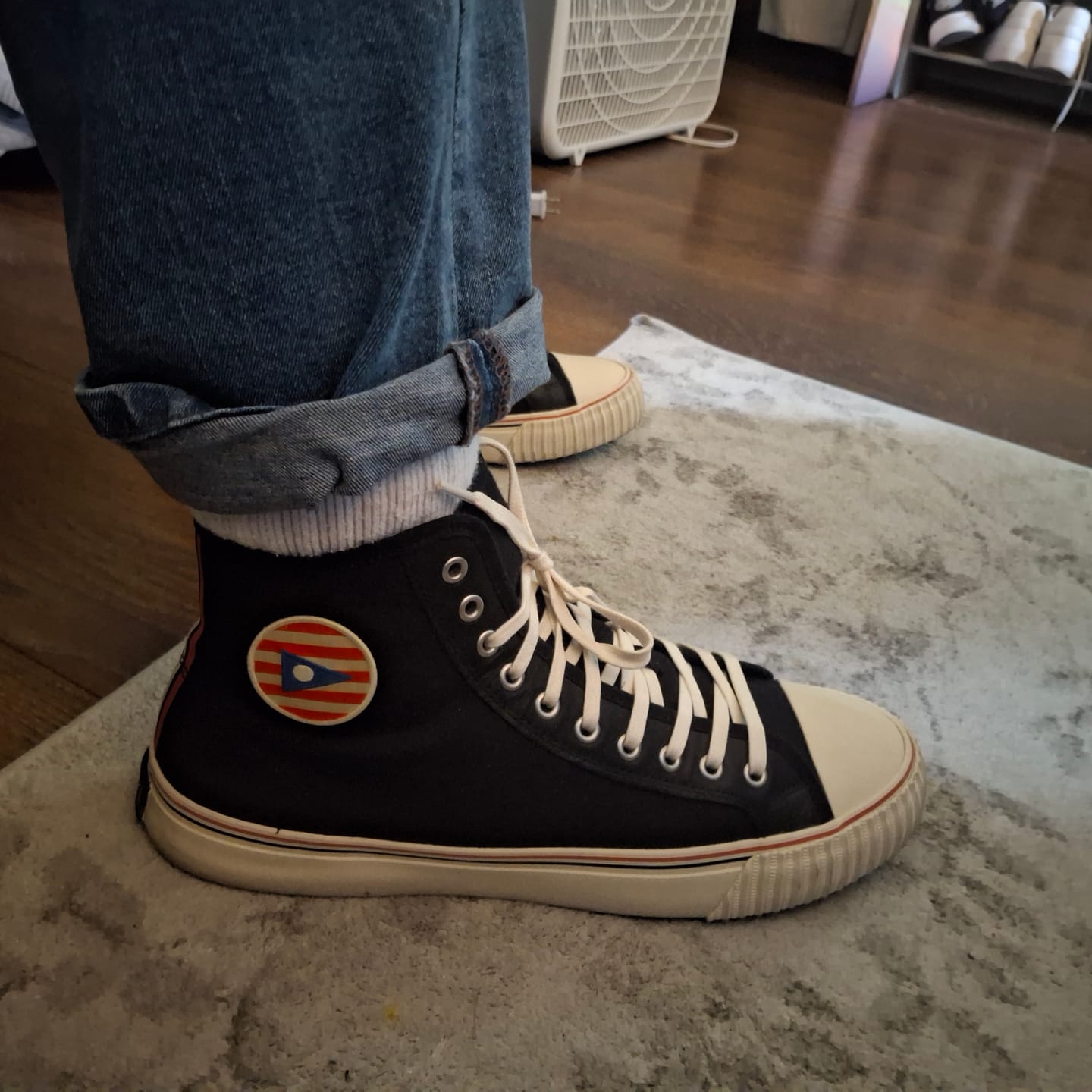 Customer photo review of Slightly Choppy Center High-Top Black/SC Cream