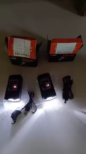 Customer photo review of 20W Wiederaufladbarer 9-LED Fahrradscheinwerfer & Powerbank