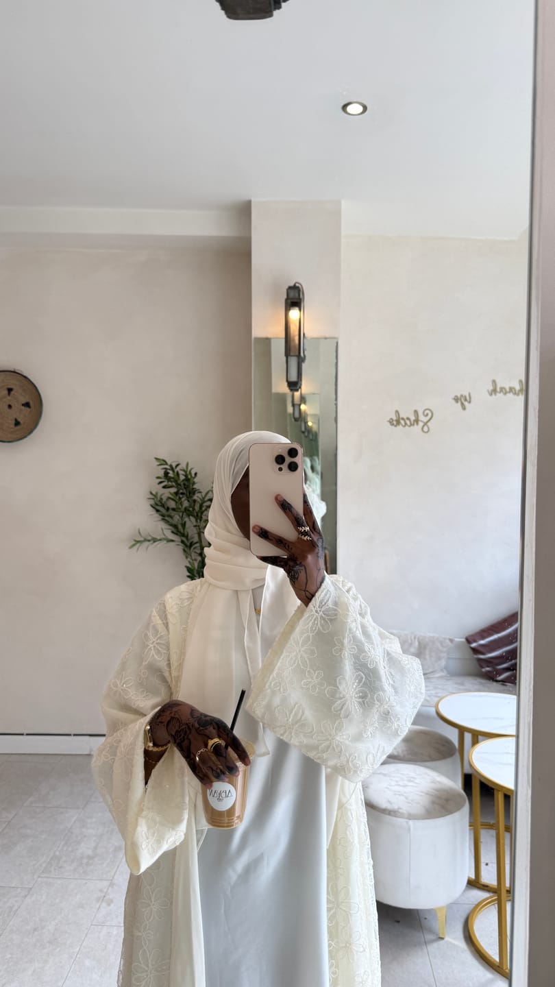 Customer photo review of Pearl Shimmer Abaya