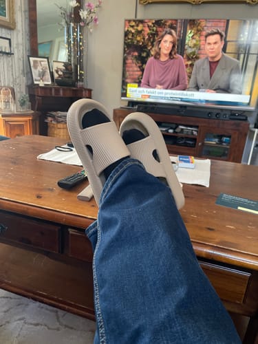 Customer photo review of HappyFlops