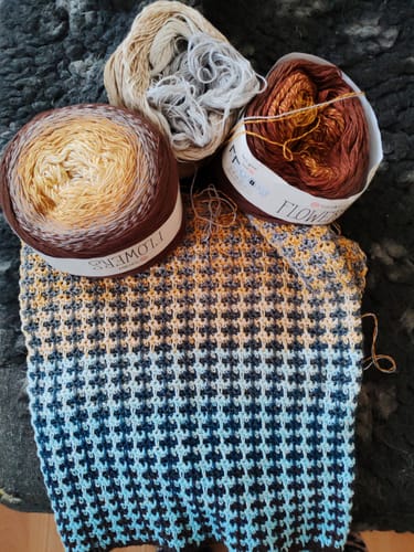 Customer photo review of YarnArt Flowers