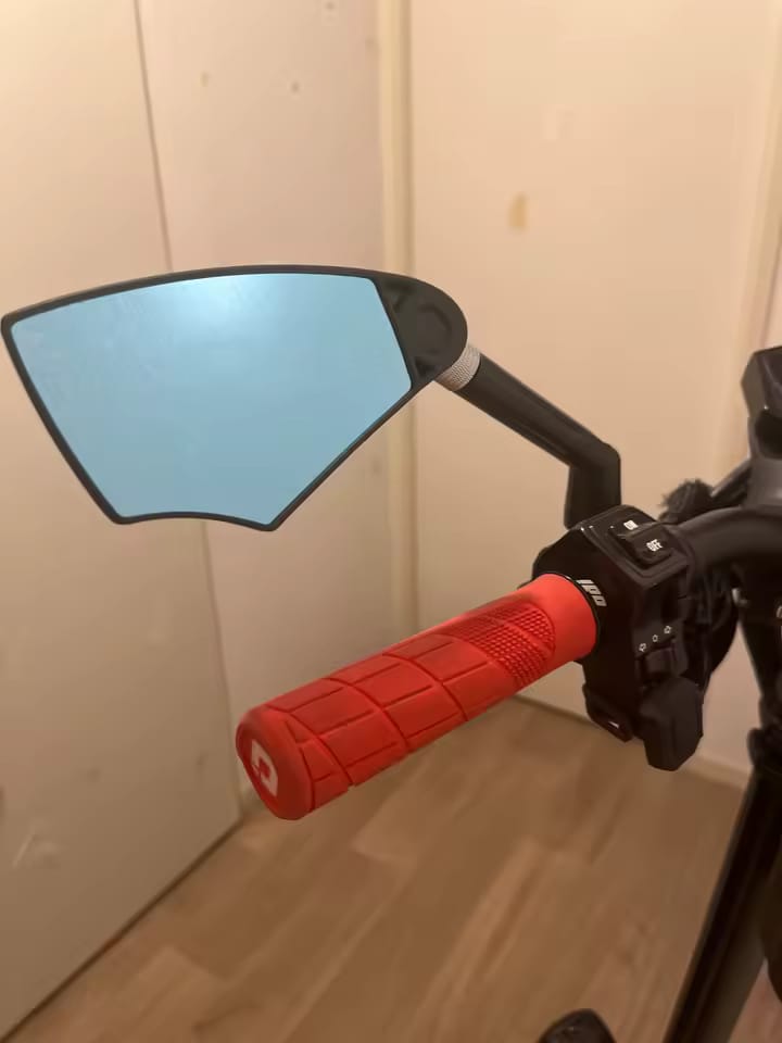 Customer photo review of Blendfreier, um 360° verstellbarer Fahrrad-Rückspiegel